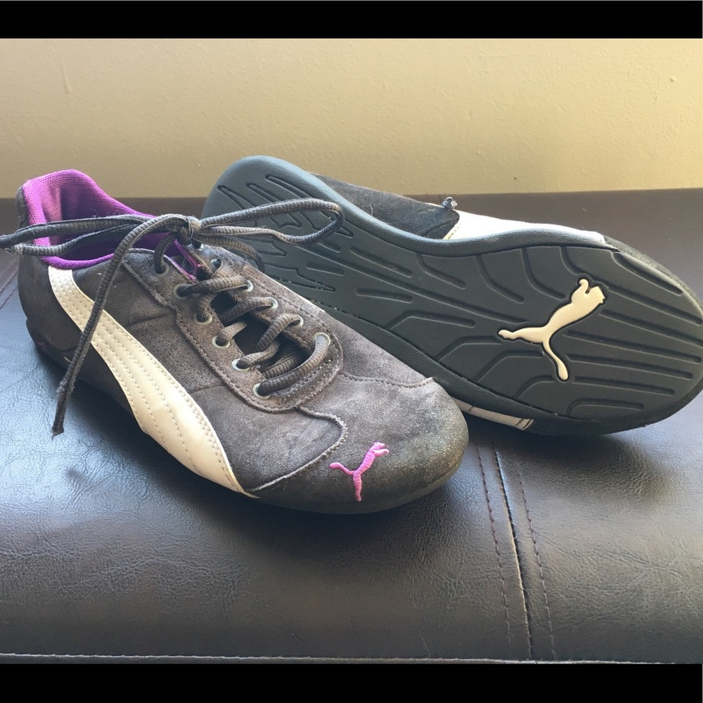 Women’s size 8 Puma shoes